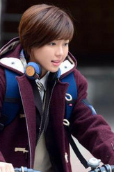 张荷娜（朴韩星饰演）