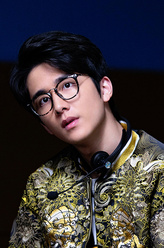 吴泽文（张新成饰演）